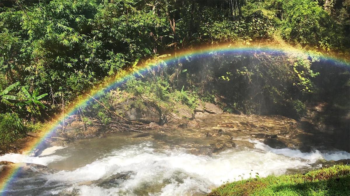 Doi Inthanon Nationalpark Wachirathan Waterfall Regenbogen