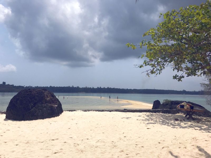 Sandbank-Spaziergang auf Koh Kham