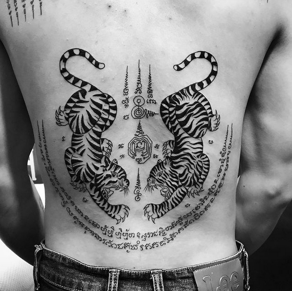 Sak Yant Tattoo Tiger auf Rücken